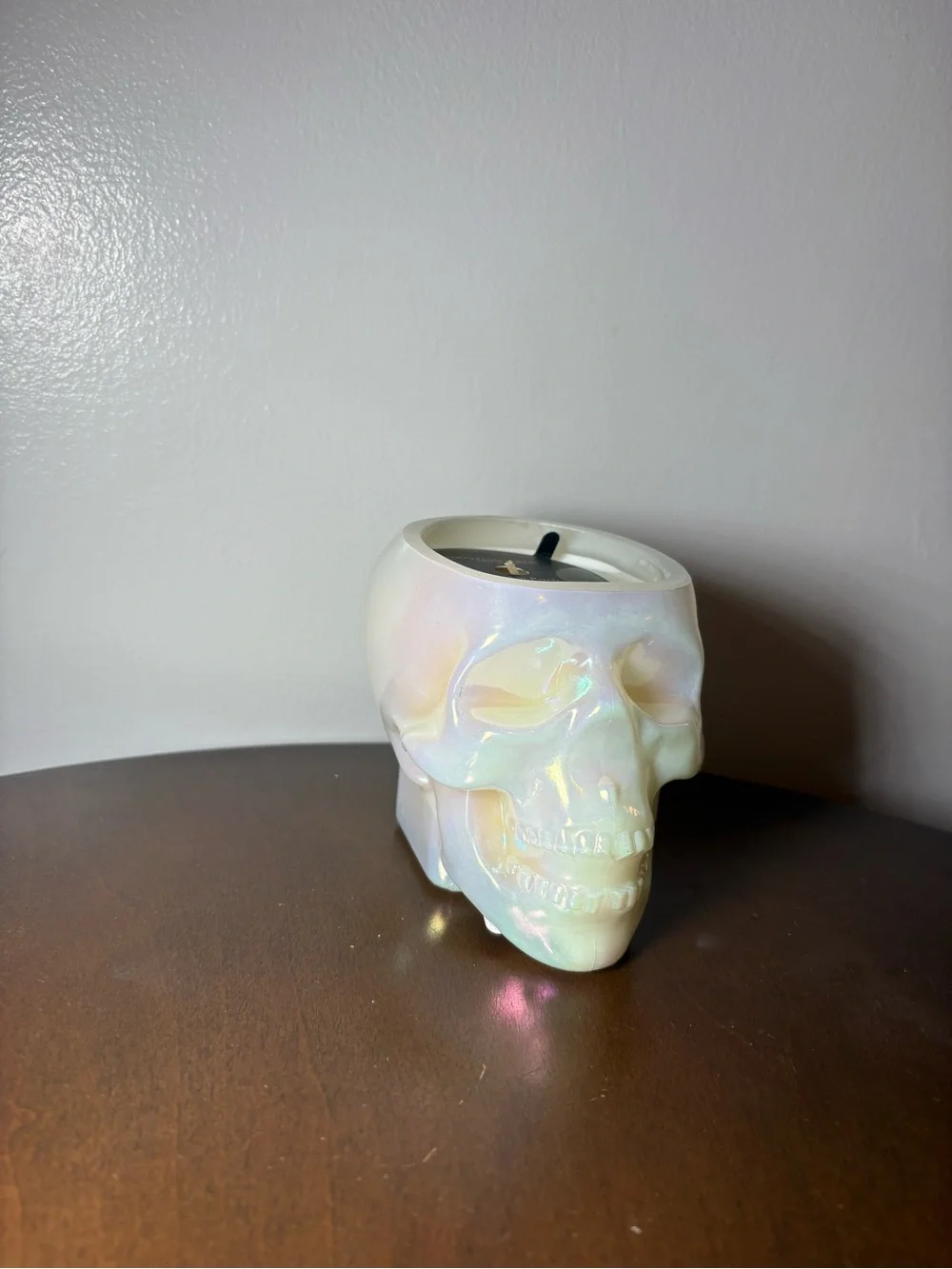 Christian Siriano Iridescent Pearl Skull Candle